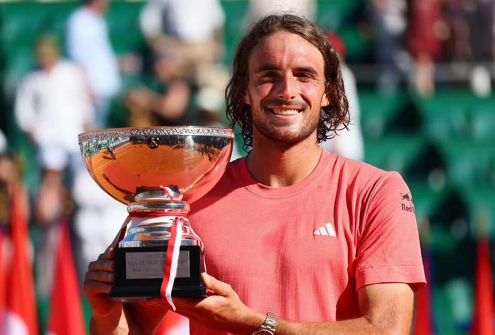 开云体育官网-蒙卡冷门迭出：梅总吞双蛋怒砸拍，三驾马车悉数淘汰！|辛纳|蒙特卡洛大师赛|扬尼克-辛纳|西西帕斯|红土_新浪新闻